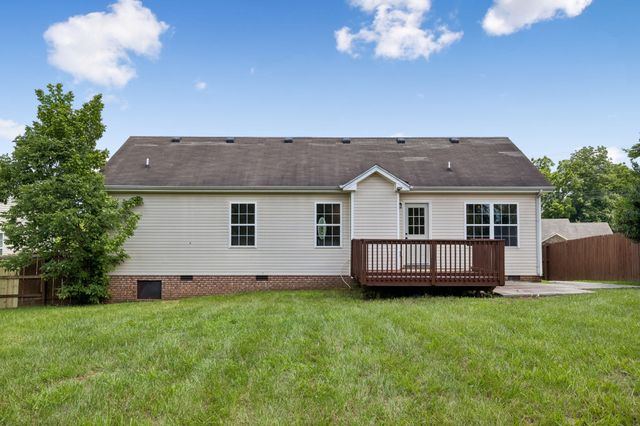 3177 Brook Hill Dr, Clarksville, TN 37042