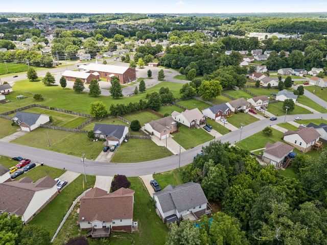 3177 Brook Hill Dr, Clarksville, TN 37042
