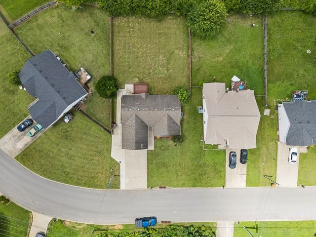 3177 Brook Hill Dr, Clarksville, TN 37042
