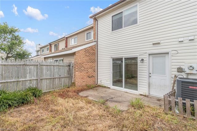 1386 Sierra DR, Virginia Beach, VA 23453