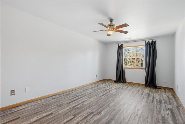1938 Parknoll LANE, Port Washington, WI 53074