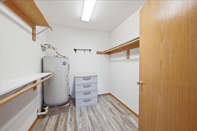 1938 Parknoll LANE, Port Washington, WI 53074