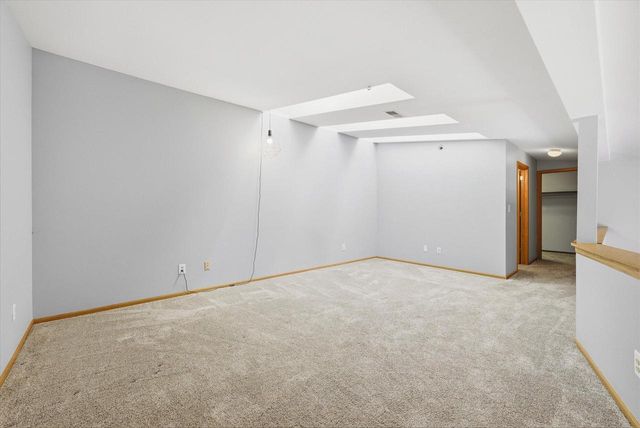1938 Parknoll LANE, Port Washington, WI 53074