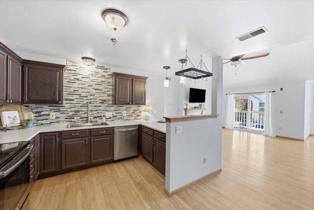 1938 Parknoll LANE, Port Washington, WI 53074