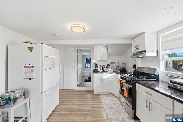 60 Westervelt Place, Lodi, NJ 07644