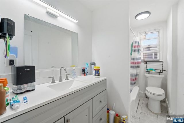 60 Westervelt Place, Lodi, NJ 07644