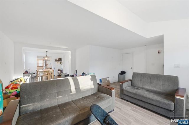 60 Westervelt Place, Lodi, NJ 07644