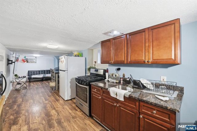 60 Westervelt Place, Lodi, NJ 07644