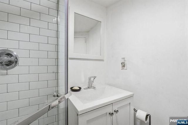 60 Westervelt Place, Lodi, NJ 07644