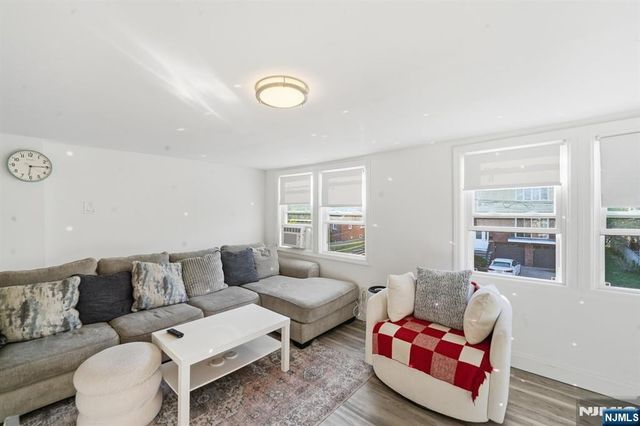 60 Westervelt Place, Lodi, NJ 07644