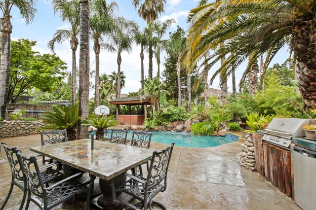 1033 Callawassie Way, Roseville, CA 95747