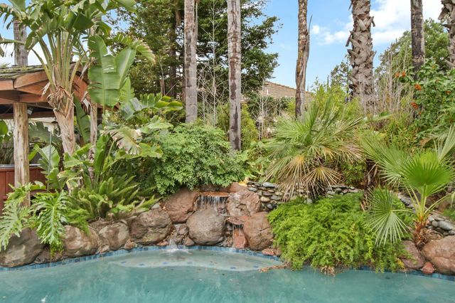 1033 Callawassie Way, Roseville, CA 95747