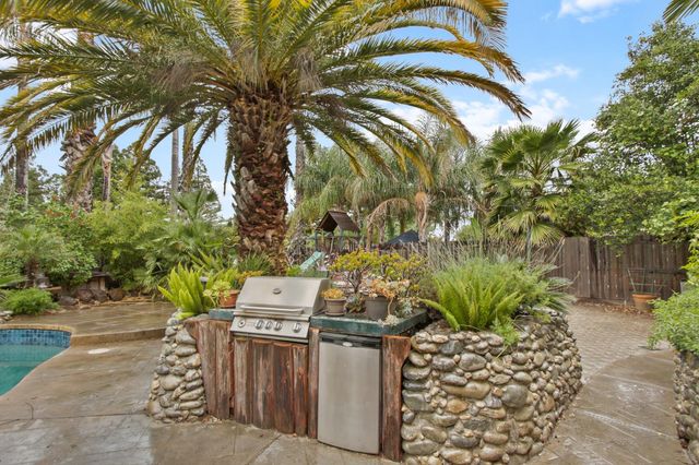 1033 Callawassie Way, Roseville, CA 95747