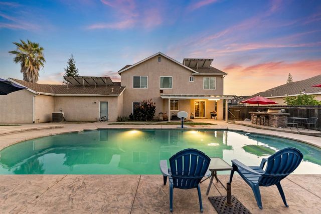 85 N Fairfax Avenue, Clovis, CA 93612