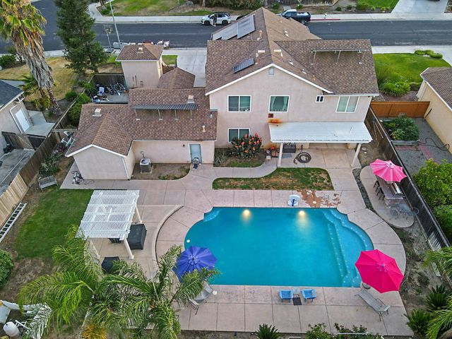 85 N Fairfax Avenue, Clovis, CA 93612