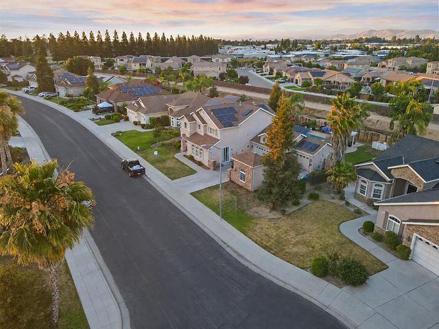 85 N Fairfax Avenue, Clovis, CA 93612
