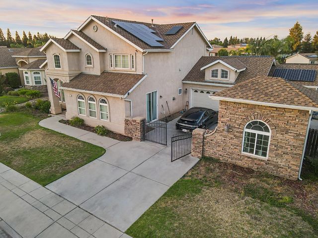 85 N Fairfax Avenue, Clovis, CA 93612
