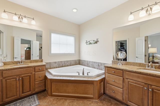 3233 Armscote Road, Dublin, OH 43017