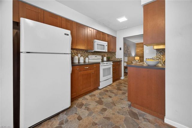 4346 Stafford DR, Chesapeake, VA 23321