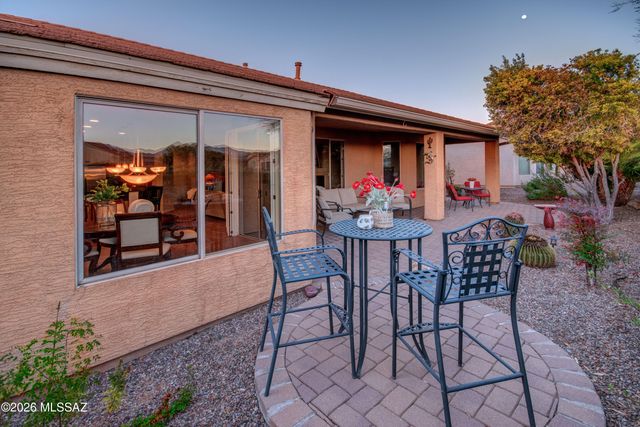 2212 E Bluejay Bluff Lane, Green Valley, AZ 85614