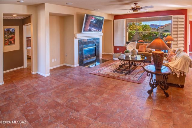 2212 E Bluejay Bluff Lane, Green Valley, AZ 85614