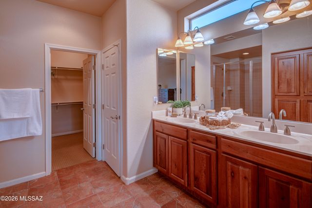 2212 E Bluejay Bluff Lane, Green Valley, AZ 85614