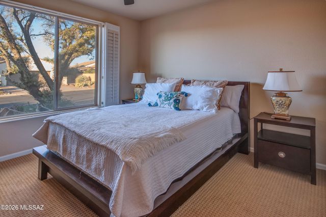 2212 E Bluejay Bluff Lane, Green Valley, AZ 85614