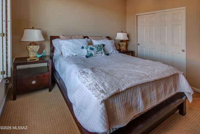 2212 E Bluejay Bluff Lane, Green Valley, AZ 85614