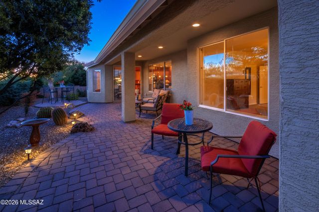 2212 E Bluejay Bluff Lane, Green Valley, AZ 85614