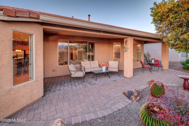 2212 E Bluejay Bluff Lane, Green Valley, AZ 85614
