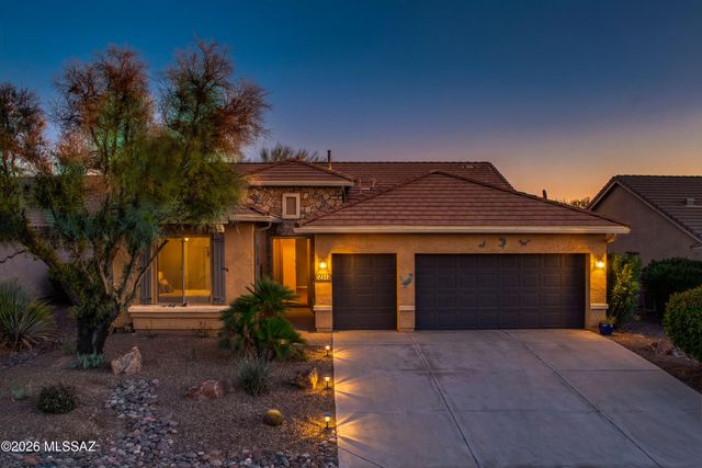 2212 E Bluejay Bluff Lane, Green Valley, AZ 85614