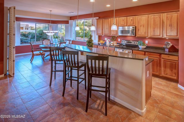 2212 E Bluejay Bluff Lane, Green Valley, AZ 85614