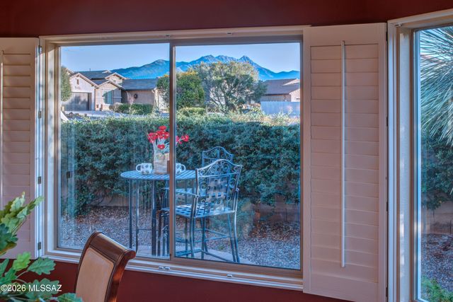 2212 E Bluejay Bluff Lane, Green Valley, AZ 85614