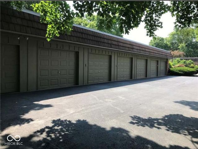 5525 Roxbury Terrace, Indianapolis, IN 46226