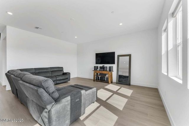 396 Pah Rah Rdg Drive, Sparks, NV 89441