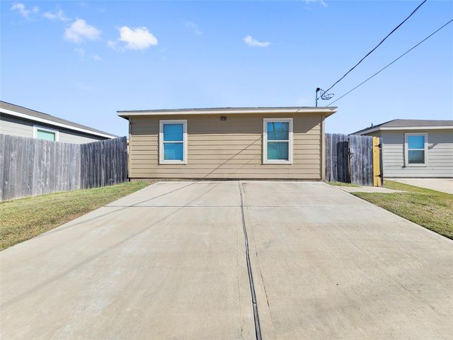 2851 Golf Crest Drive, Wharton, TX 77488