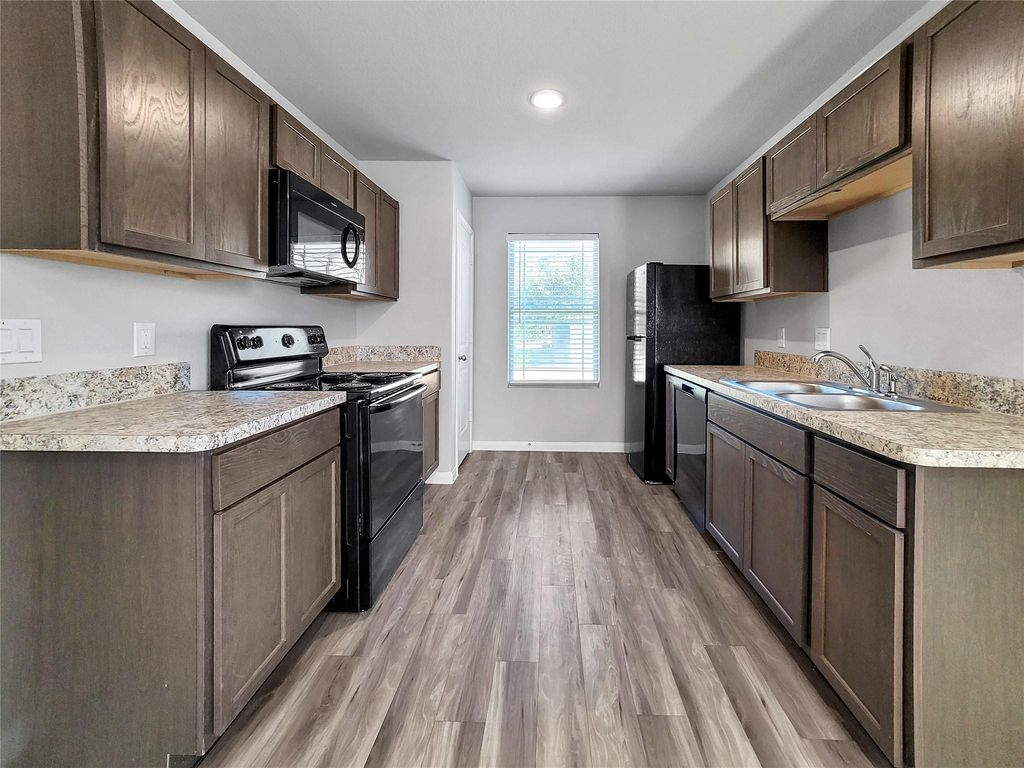 2851 Golf Crest Drive, Wharton, TX 77488