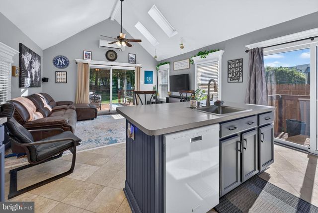 477 CUTLER, Maple Shade, NJ 08052