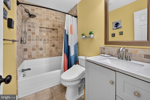 477 CUTLER, Maple Shade, NJ 08052