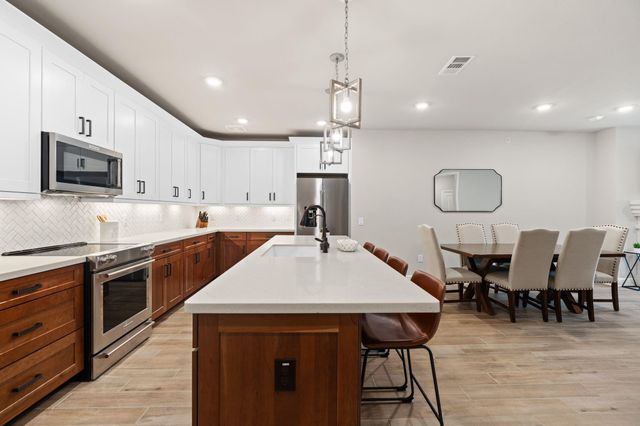 6804 Westview Drive 1208, Houston, TX 77055