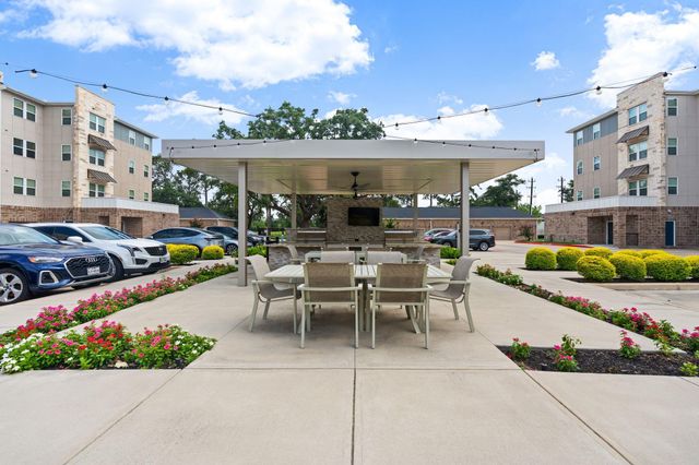 6804 Westview Drive 1208, Houston, TX 77055