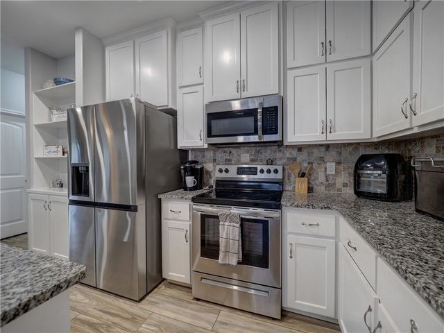 350 N 10th St, Aransas Pass, TX 78336