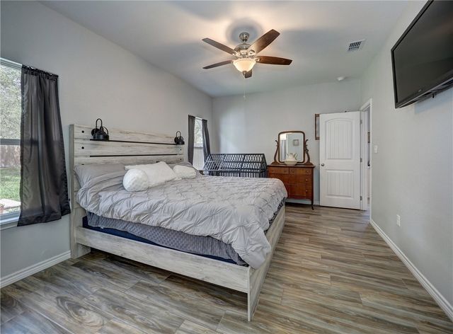 350 N 10th St, Aransas Pass, TX 78336