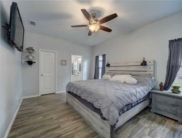 350 N 10th St, Aransas Pass, TX 78336