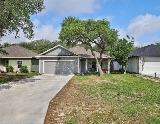 350 N 10th St, Aransas Pass, TX 78336