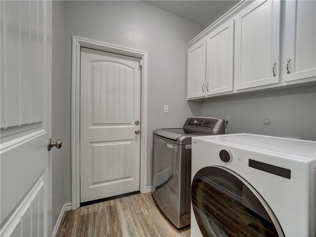 350 N 10th St, Aransas Pass, TX 78336