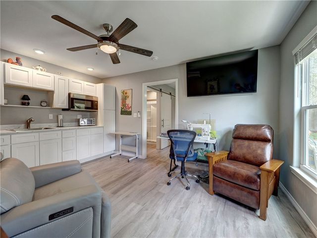 350 N 10th St, Aransas Pass, TX 78336