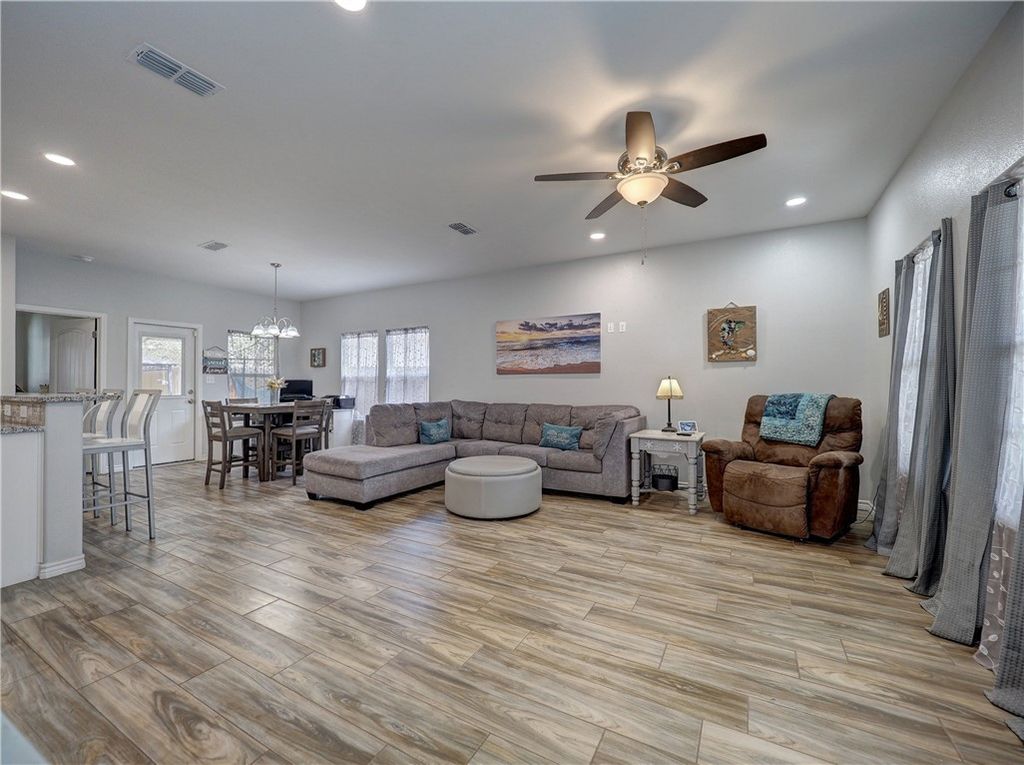 350 N 10th St, Aransas Pass, TX 78336 — photo 5