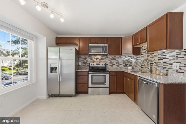 1704 W BANCROFT LN, Crofton, MD 21114