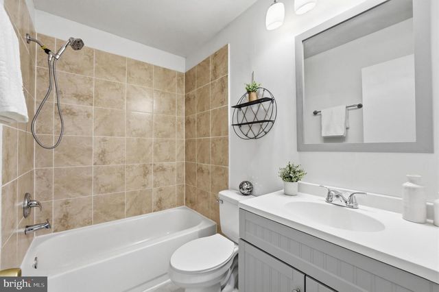 1704 W BANCROFT LN, Crofton, MD 21114